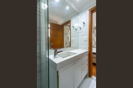 Apartamento à venda com 267m², 4 quartos e 3 vagasBanheiro da Suíte 4 Cobertura