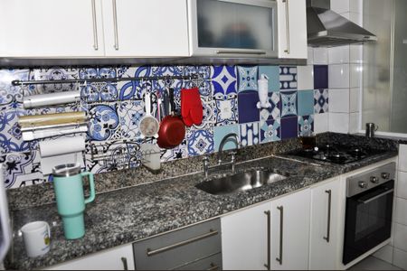 Apartamento à venda com 77m², 3 quartos e 2 vagasDetalhe - Cozinha