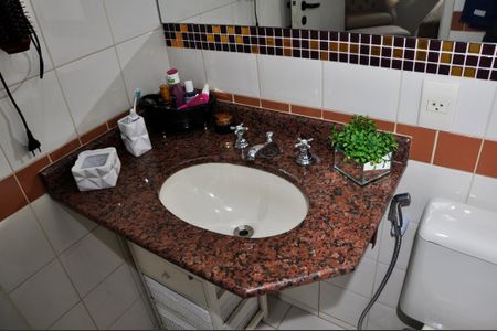 Apartamento à venda com 77m², 3 quartos e 2 vagasDetalhe - Suíte