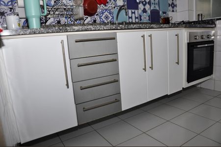 Apartamento à venda com 77m², 3 quartos e 2 vagasDetalhe - Cozinha