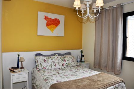 Apartamento à venda com 77m², 3 quartos e 2 vagasDetalhe - Quarto 01 com Suíte