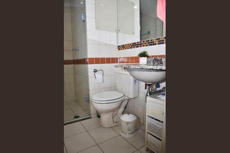 Apartamento à venda com 77m², 3 quartos e 2 vagasDetalhe - Banheiro Social