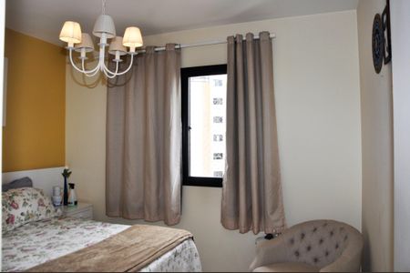 Apartamento à venda com 77m², 3 quartos e 2 vagasDetalhe - Quarto 01 com Suíte