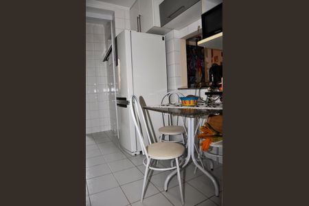 Apartamento à venda com 77m², 3 quartos e 2 vagasDetalhe - Cozinha