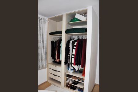 Apartamento à venda com 77m², 3 quartos e 2 vagasDetalhe - Quarto 02 - Closet