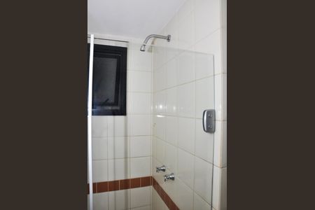 Apartamento à venda com 77m², 3 quartos e 2 vagasDetalhe - Banheiro Social