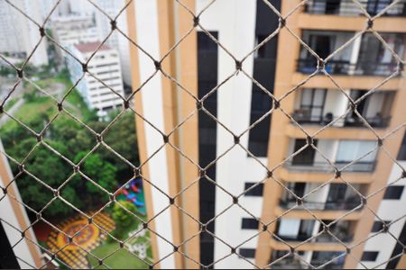 Apartamento à venda com 77m², 3 quartos e 2 vagasDetalhe - Vista do Quarto 02 - Closet