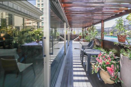 Apartamento à venda com 600m², 5 quartos e 7 vagasCobertura