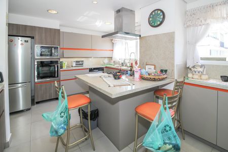 Apartamento à venda com 600m², 5 quartos e 7 vagasCozinha