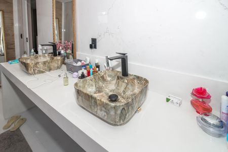 Apartamento à venda com 600m², 5 quartos e 7 vagasSuíte