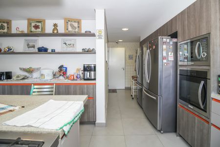 Apartamento à venda com 600m², 5 quartos e 7 vagasCozinha
