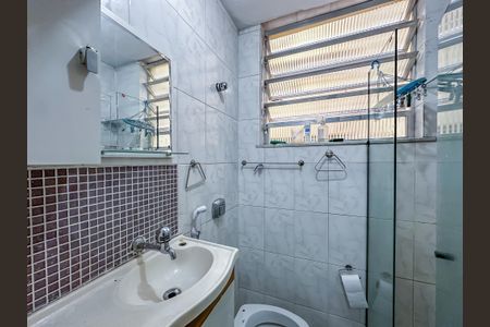 Banheiro social de kitnet/studio para alugar com 1 quarto, 29m² em Lapa, Rio de Janeiro