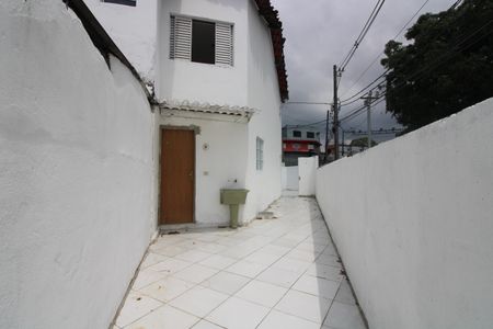 Casa para alugar com 64m², 2 quartos e 1 vagaÁrea de Serviço