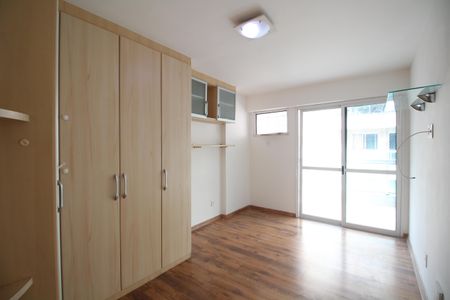 Apartamento à venda com 111m², 4 quartos e 2 vagasQuarto 3