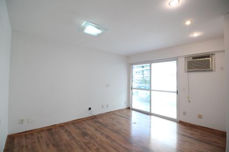 Apartamento à venda com 111m², 4 quartos e 2 vagasSala