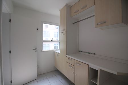 Apartamento à venda com 111m², 4 quartos e 2 vagasQuarto de Serviço