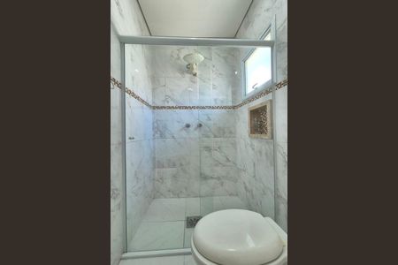 Casa de condomínio à venda com 400m², 5 quartos e 5 vagas Casa de condomínio à venda com 400m², 5 quartos e 5 vagasBanheiro da Suíte