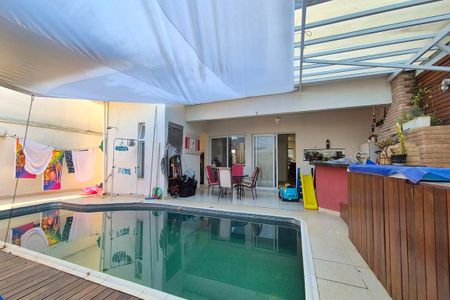 Casa de condomínio à venda com 400m², 5 quartos e 5 vagas Casa de condomínio à venda com 400m², 5 quartos e 5 vagasÁrea comum - Piscina