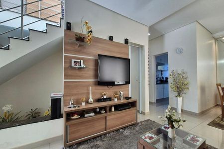 Casa de condomínio à venda com 400m², 5 quartos e 5 vagas Casa de condomínio à venda com 400m², 5 quartos e 5 vagasSala