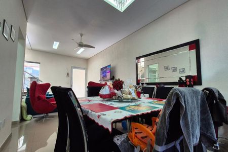 Casa de condomínio à venda com 400m², 5 quartos e 5 vagas Casa de condomínio à venda com 400m², 5 quartos e 5 vagasSala de Jantar 2