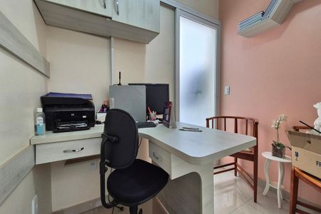 Casa de condomínio à venda com 400m², 5 quartos e 5 vagas Casa de condomínio à venda com 400m², 5 quartos e 5 vagasEscritório