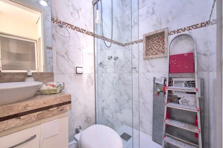 Casa de condomínio à venda com 400m², 5 quartos e 5 vagas Casa de condomínio à venda com 400m², 5 quartos e 5 vagasBanheiro da Suíte