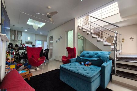 Casa de condomínio à venda com 400m², 5 quartos e 5 vagas Casa de condomínio à venda com 400m², 5 quartos e 5 vagasSala de TV 2