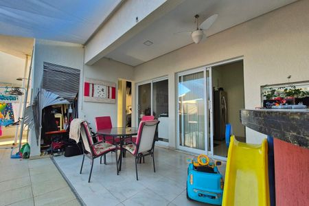 Casa de condomínio à venda com 400m², 5 quartos e 5 vagas Casa de condomínio à venda com 400m², 5 quartos e 5 vagasÁrea comum