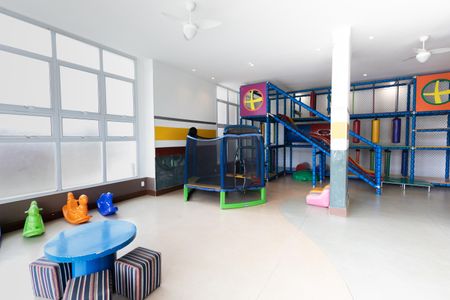 Apartamento para alugar com 137m², 4 quartos e 3 vagas Apartamento para alugar com 137m², 4 quartos e 3 vagasÁrea Comum - Brinquedoteca