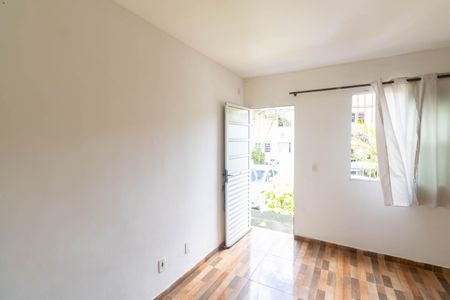 Sala de casa de condomínio para alugar com 2 quartos, 48m² em Guaratiba, Rio de Janeiro