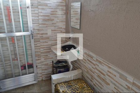 Casa para alugar com 60m², 2 quartos e 1 vagaÁrea de serviço