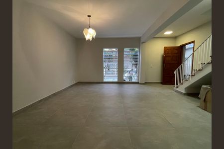 Casa para alugar com 180m², 3 quartos e 3 vagasSala