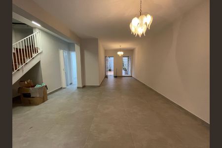 Casa para alugar com 180m², 3 quartos e 3 vagasSala