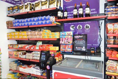 Apartamento para alugar com 37m², 2 quartos e sem vagaMini Mercado