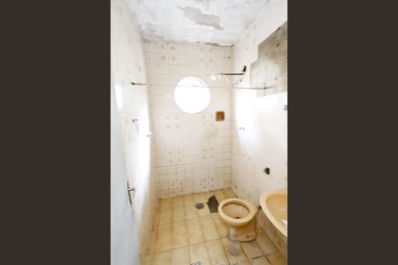 Casa à venda com 277m², 5 quartos e 3 vagasbanheiro 2