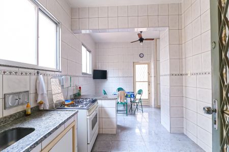 Casa para alugar com 372m², 3 quartos e 5 vagasCozinha