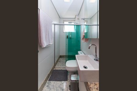 Apartamento à venda com 75m², 2 quartos e 2 vagasBanheiro da Suíte 2