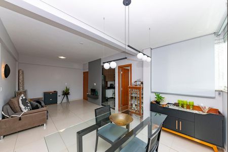 Apartamento à venda com 75m², 2 quartos e 2 vagasSala
