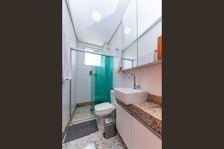 Apartamento à venda com 75m², 2 quartos e 2 vagasBanheiro da Suíte 2