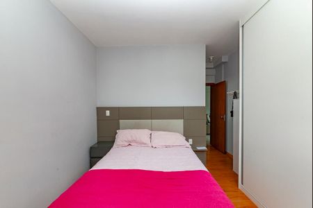 Apartamento à venda com 75m², 2 quartos e 2 vagasSuíte 2