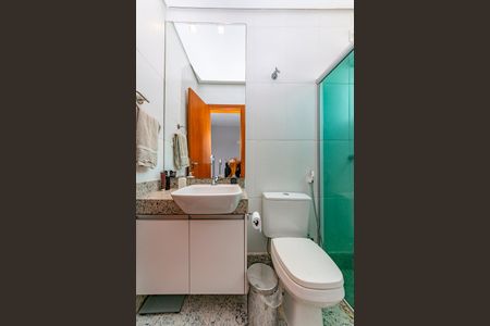 Apartamento à venda com 75m², 2 quartos e 2 vagasBanheiro da Suíte 1