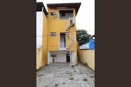 Casa para alugar com 110m², 2 quartos e 1 vagaQuintal