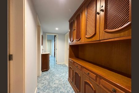 Apartamento à venda com 243m², 3 quartos e 3 vagasCorredor