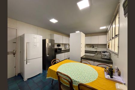 Apartamento à venda com 243m², 3 quartos e 3 vagasCozinha