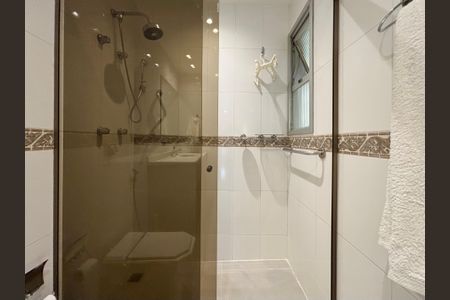 Apartamento à venda com 243m², 3 quartos e 3 vagasBanheiro social