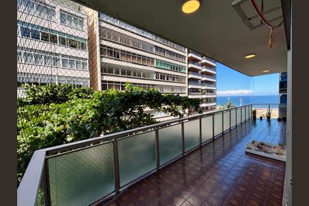 Apartamento à venda com 243m², 3 quartos e 3 vagasVaranda das sala e quartos