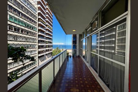 Apartamento à venda com 243m², 3 quartos e 3 vagasVaranda das sala e quartos