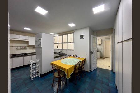 Apartamento à venda com 243m², 3 quartos e 3 vagasCozinha