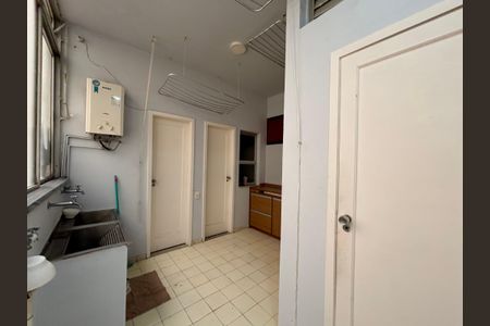 Apartamento à venda com 243m², 3 quartos e 3 vagasÁrea de serviço