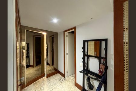 Apartamento à venda com 243m², 3 quartos e 3 vagasSala 2 - hall de entrada